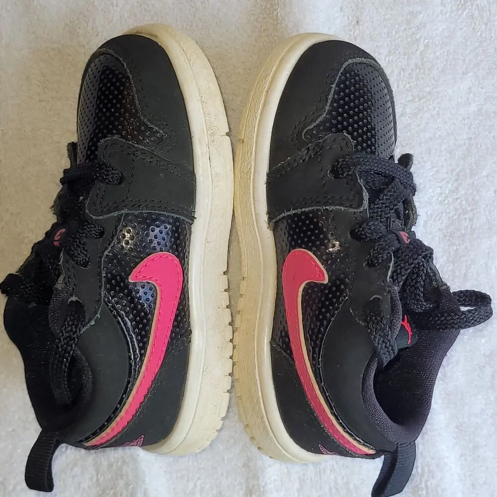 Nike Kids Air Jordan 1 Low Sz 6C Black Pink Toddler Good Used Cond 554721-008